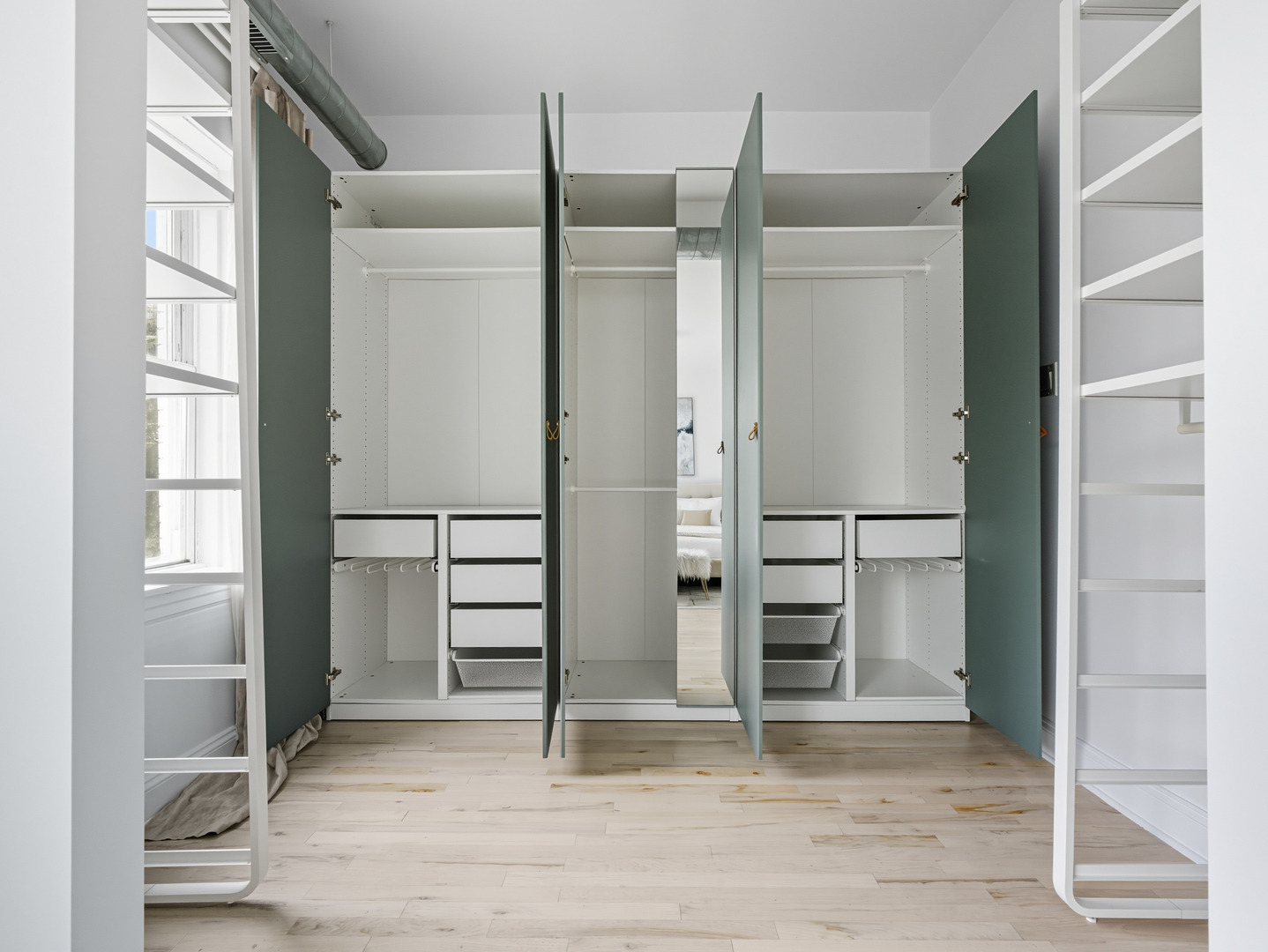 3306 W Le Moyne Street