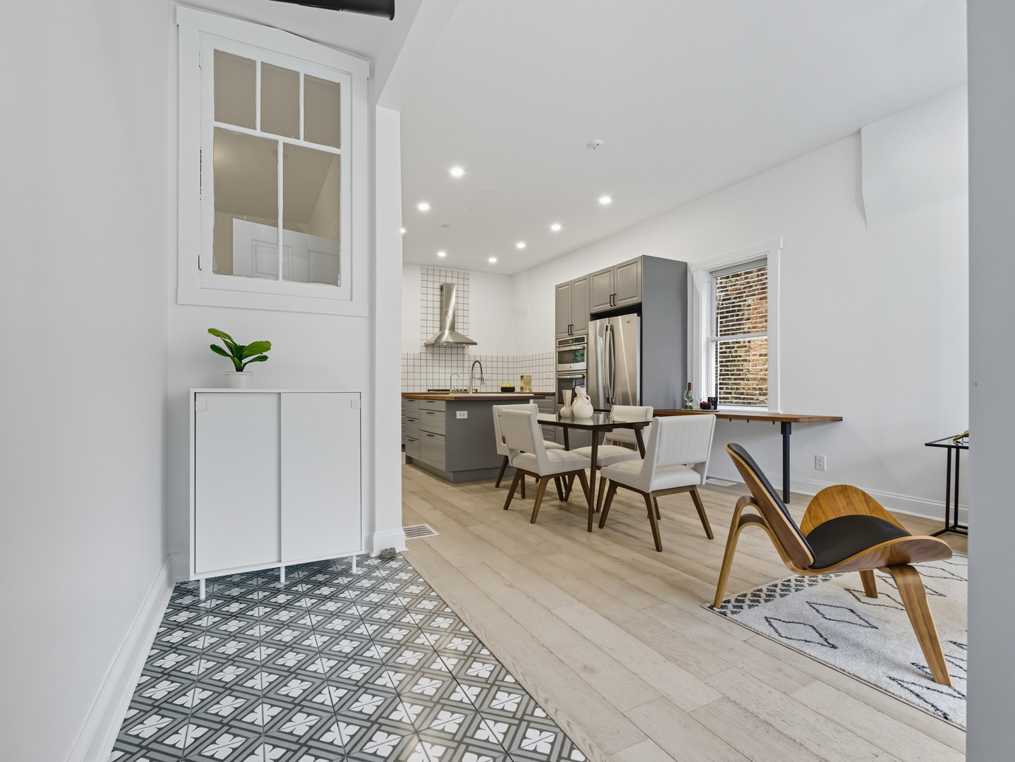 3306 W Le Moyne Street