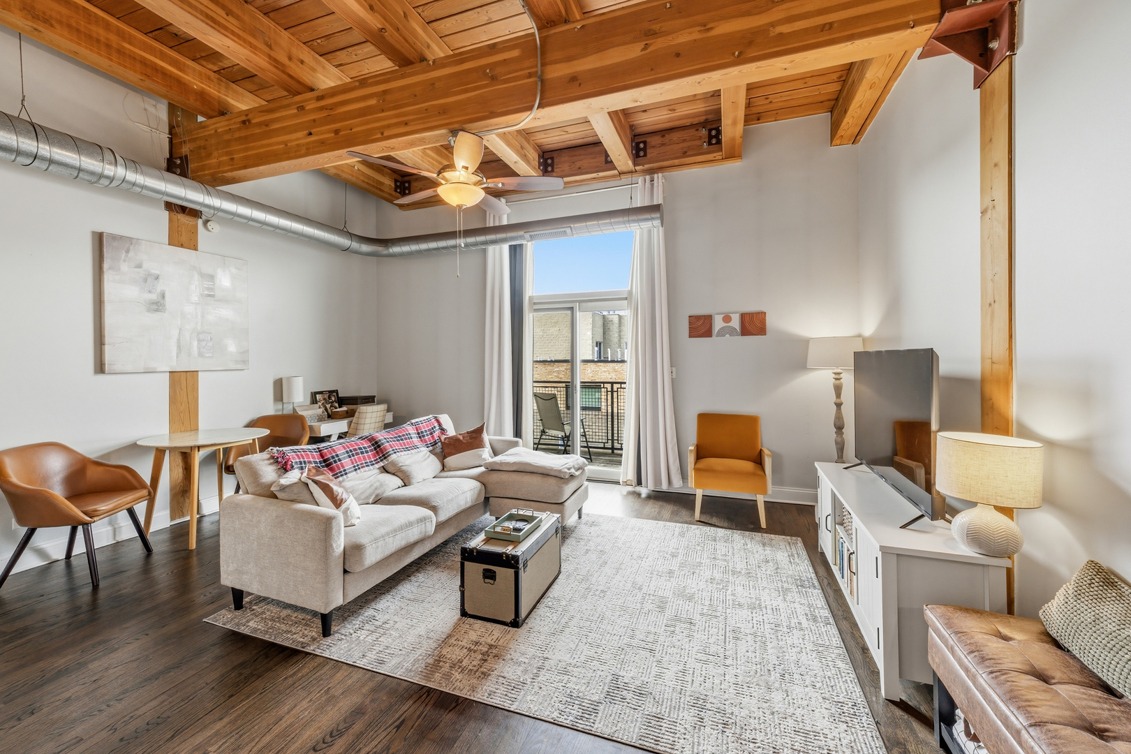500 N DAMEN Avenue Unit: 307
