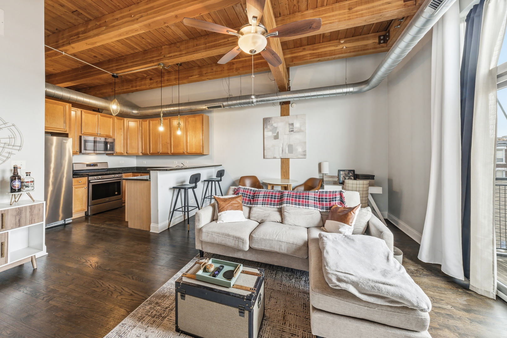 500 N DAMEN Avenue Unit: 307