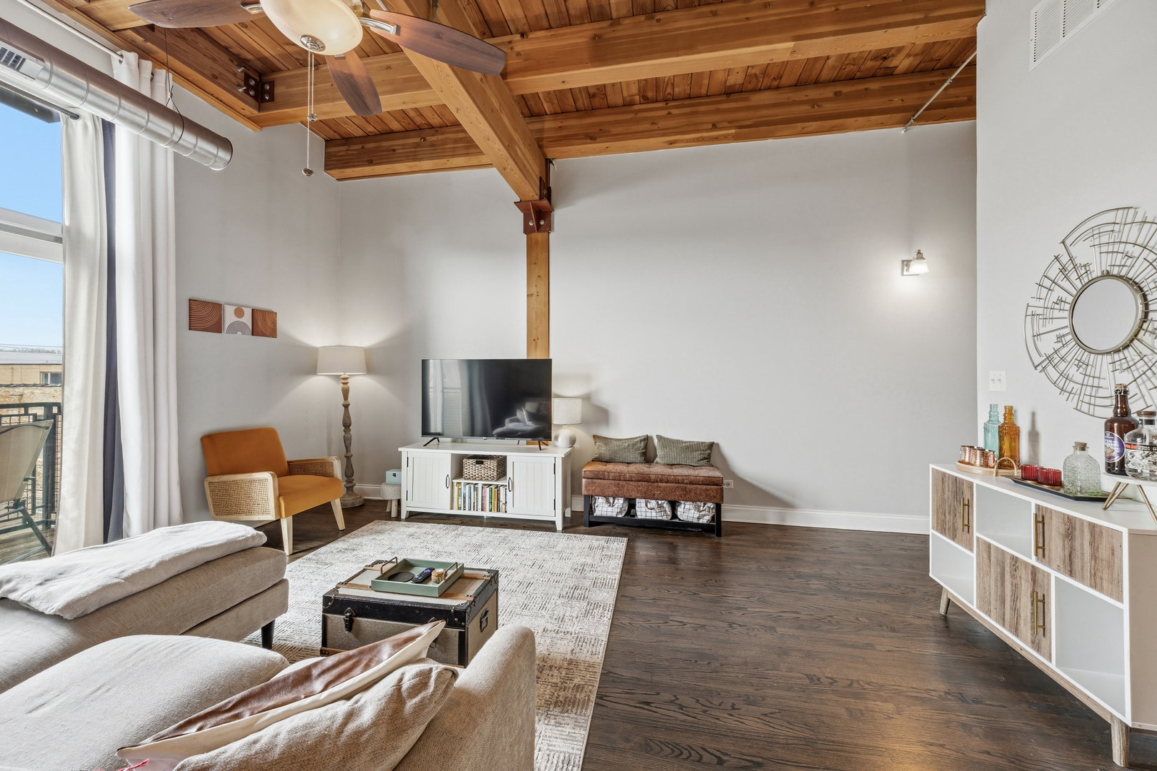 500 N DAMEN Avenue Unit: 307