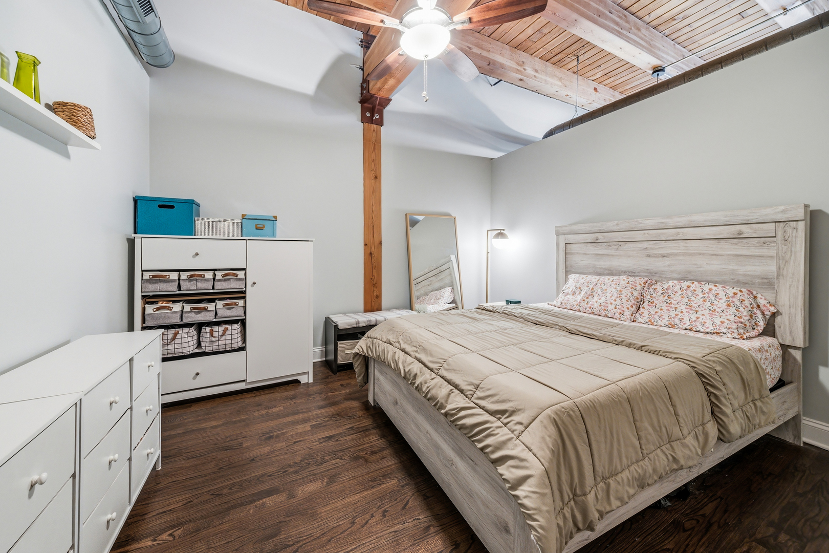 500 N DAMEN Avenue Unit: 307