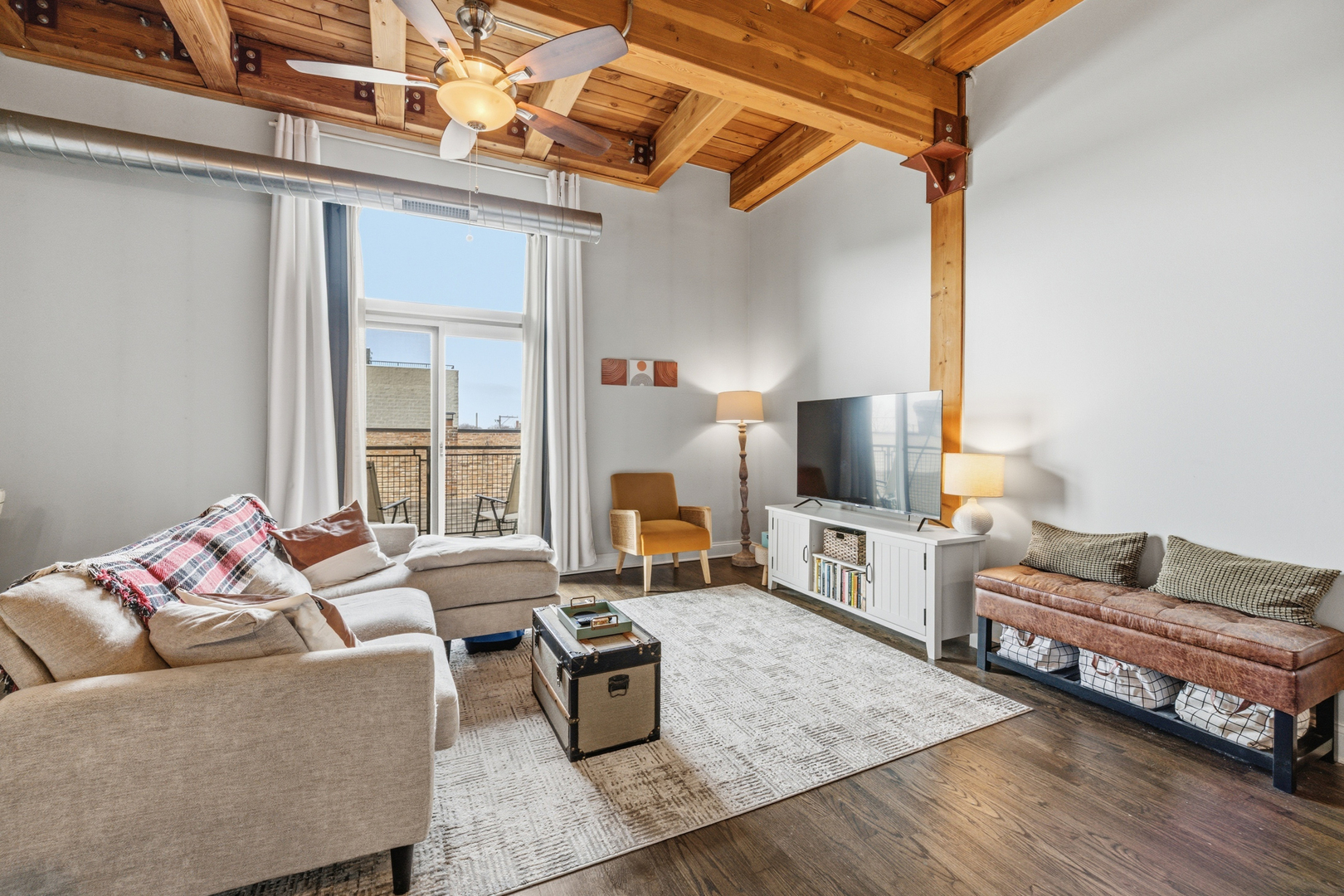 500 N DAMEN Avenue Unit: 307