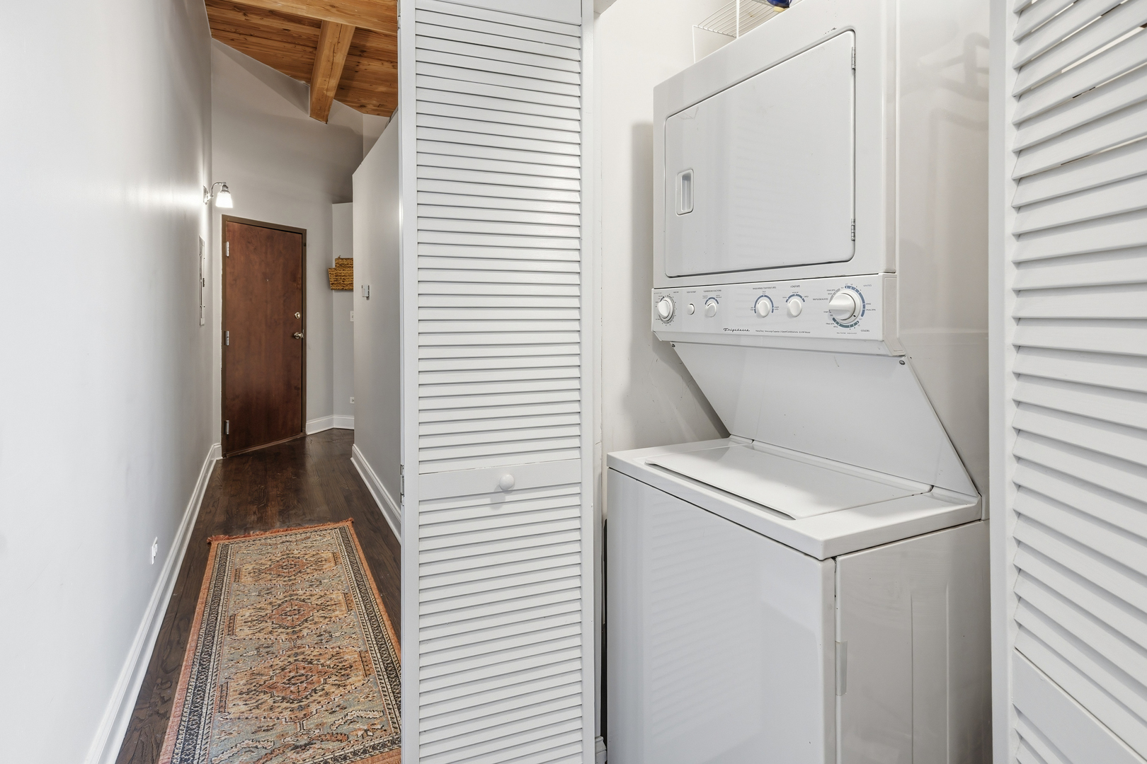 500 N DAMEN Avenue Unit: 307