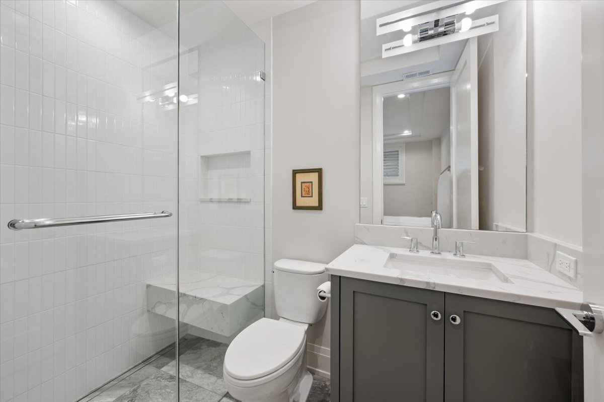 2711 N Dayton Street Unit: 1