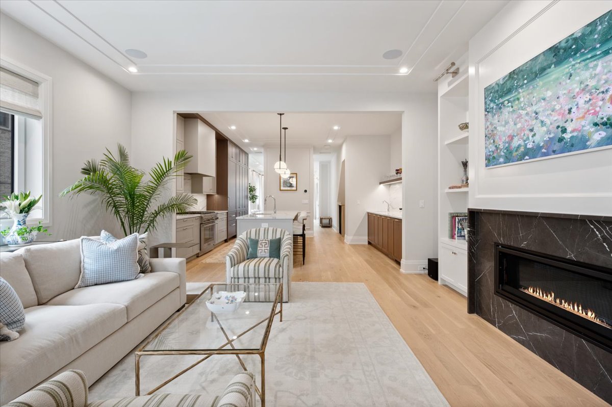 2711 N Dayton Street Unit: 1