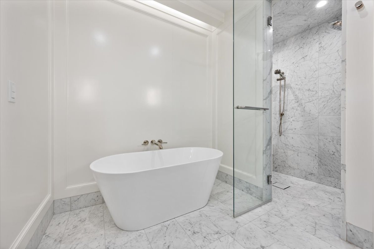 2711 N Dayton Street Unit: 1