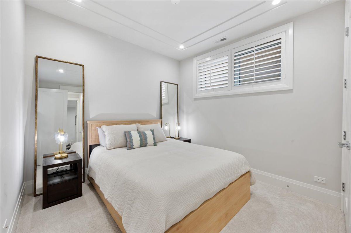 2711 N Dayton Street Unit: 1