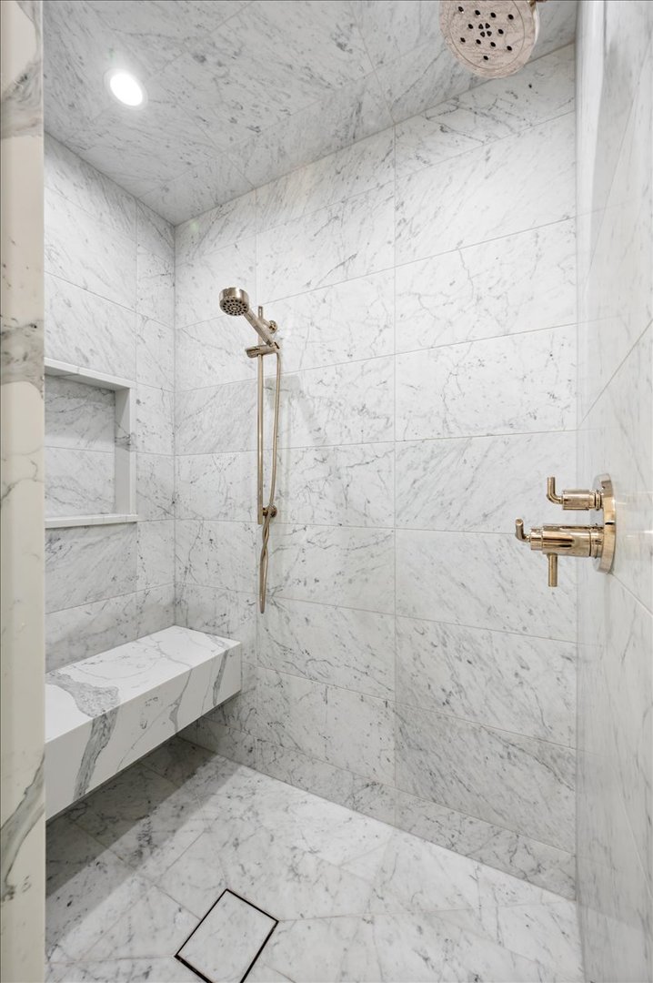 2711 N Dayton Street Unit: 1