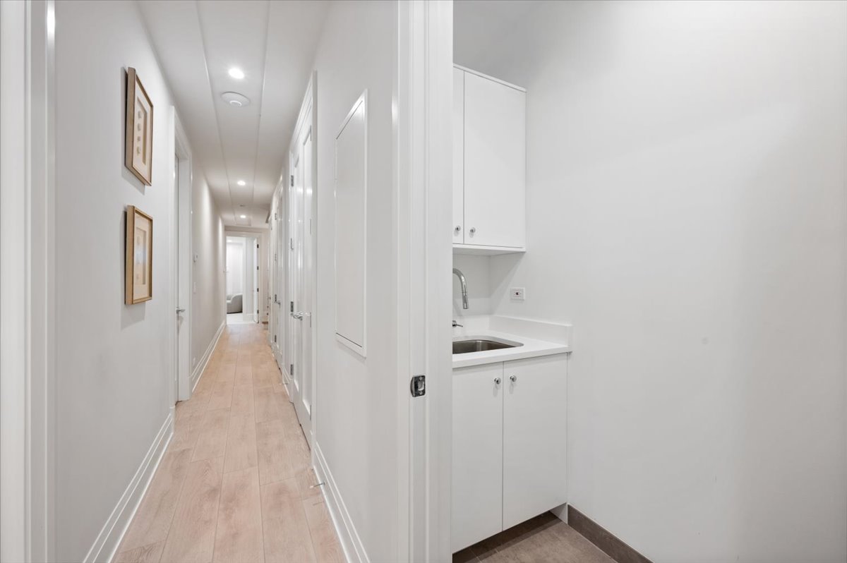 2711 N Dayton Street Unit: 1