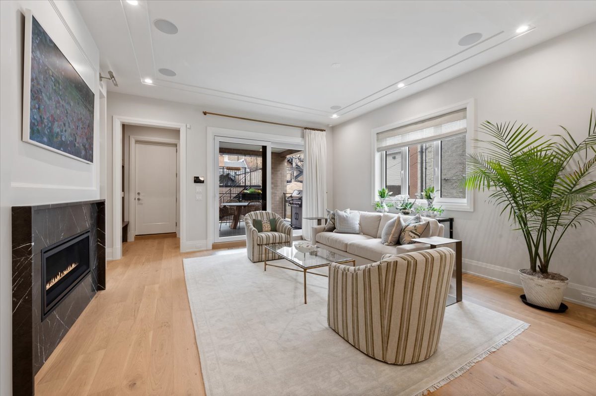 2711 N Dayton Street Unit: 1