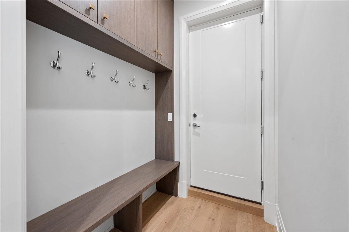 2711 N Dayton Street Unit: 1