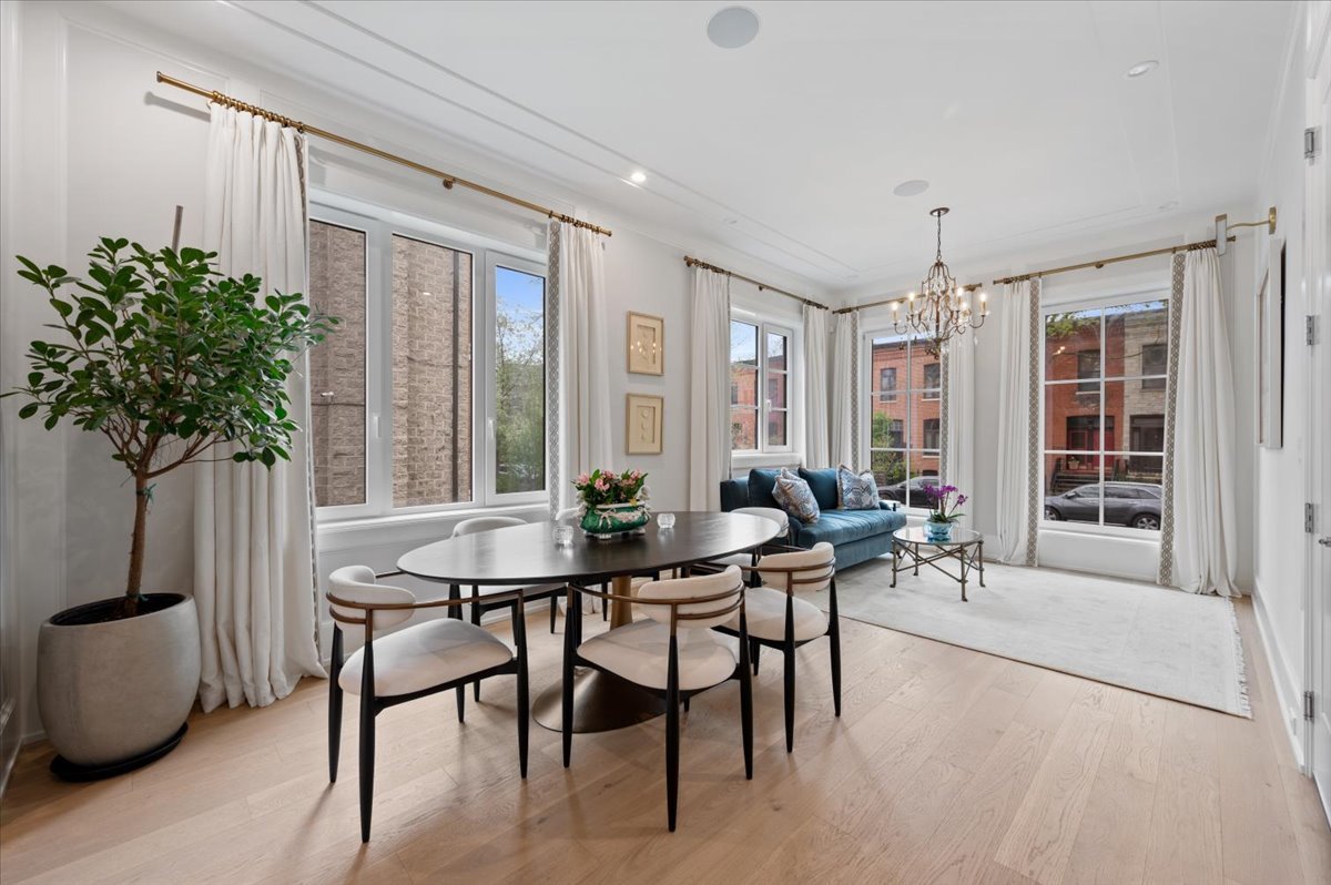 2711 N Dayton Street Unit: 1