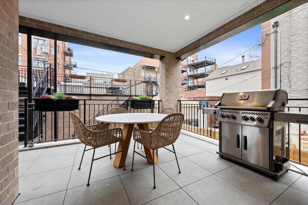2711 N Dayton Street Unit: 1