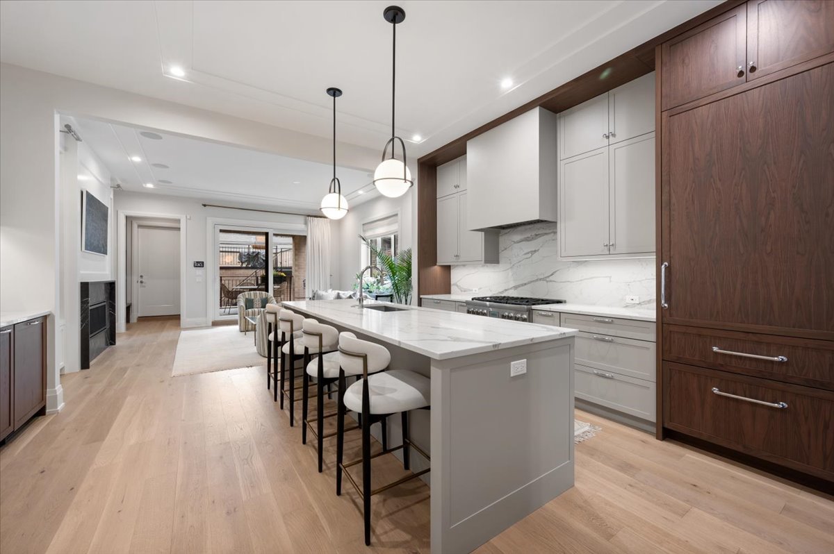 2711 N Dayton Street Unit: 1
