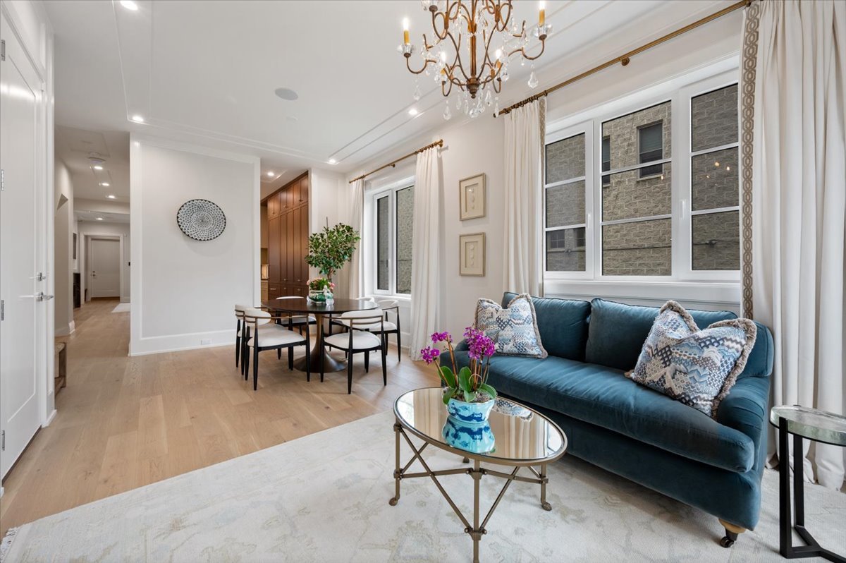 2711 N Dayton Street Unit: 1