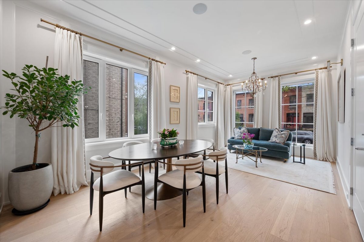 2711 N Dayton Street Unit: 1