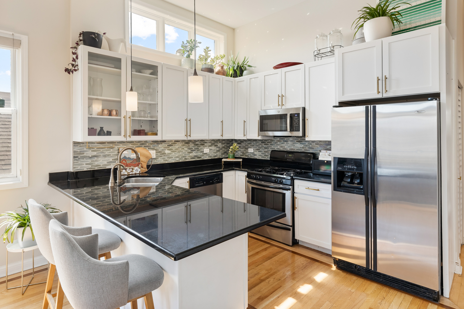 832 N Washtenaw Avenue Unit: 3
