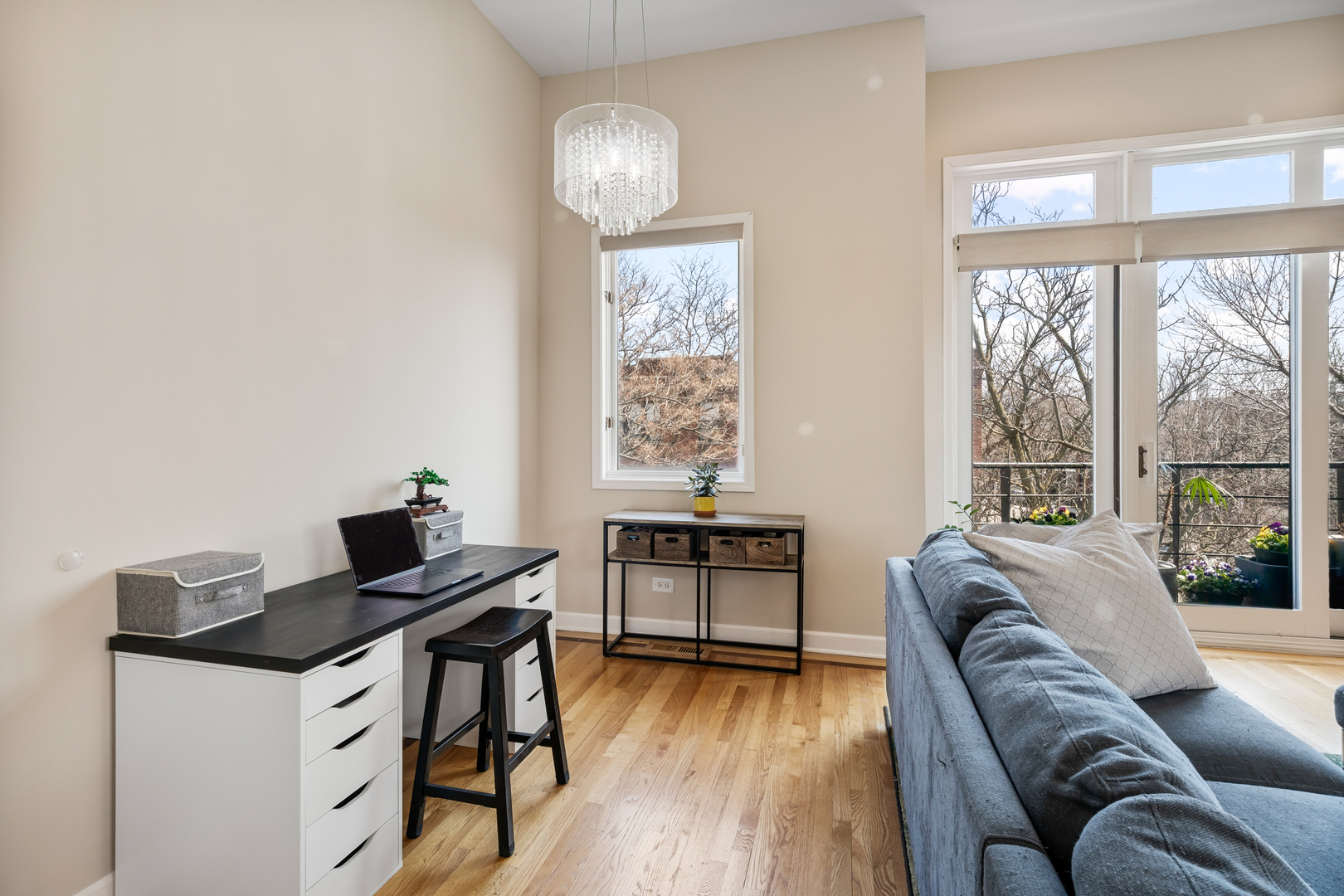 832 N Washtenaw Avenue Unit: 3