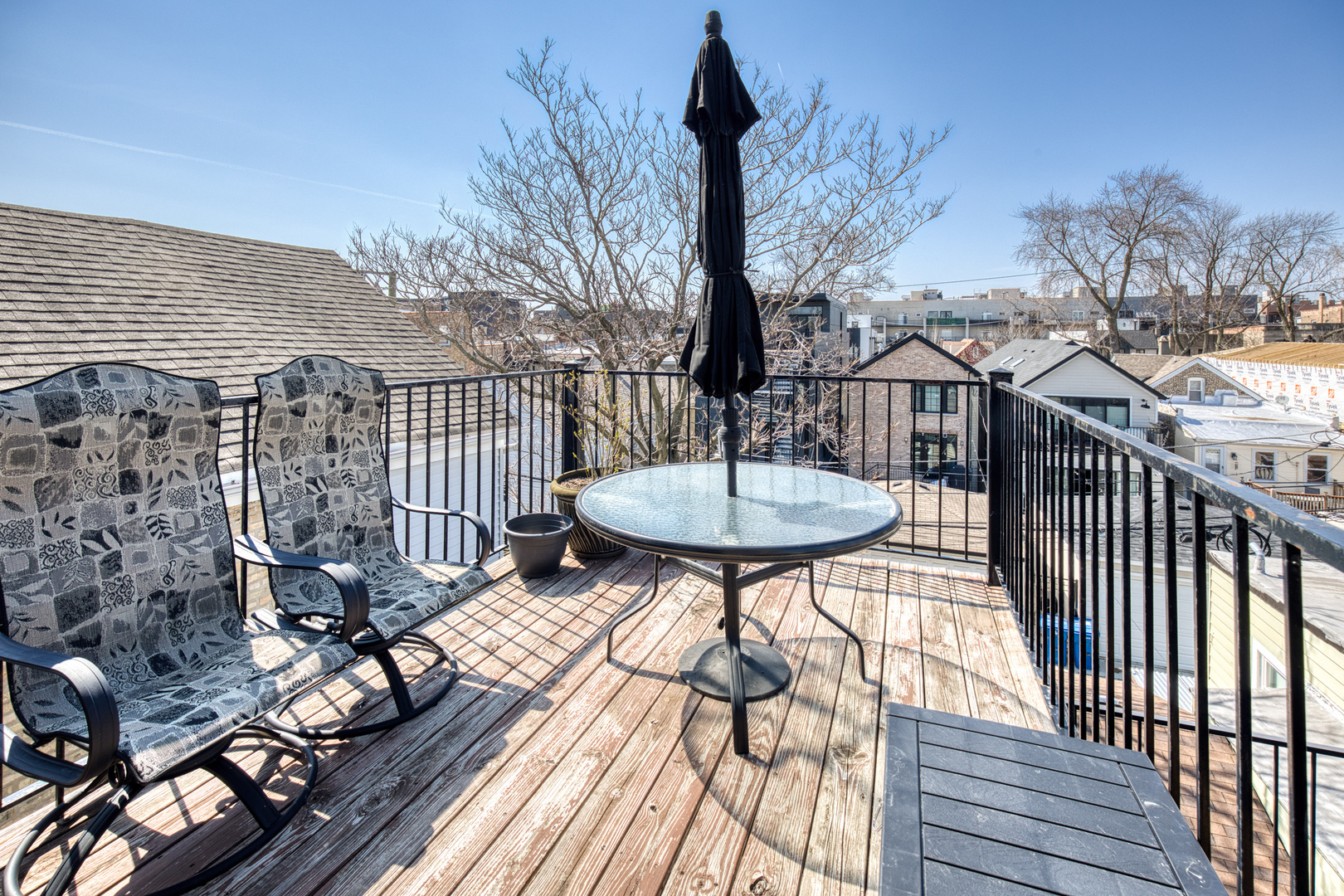 832 N Washtenaw Avenue Unit: 3