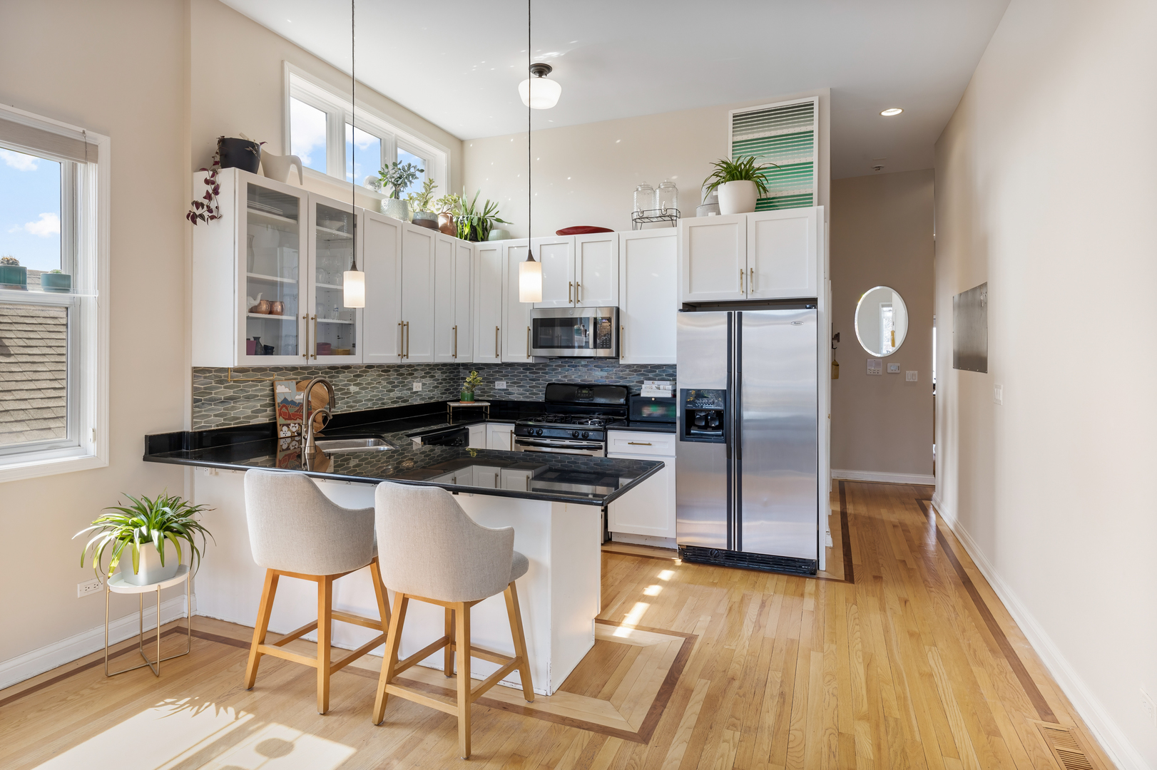 832 N Washtenaw Avenue Unit: 3