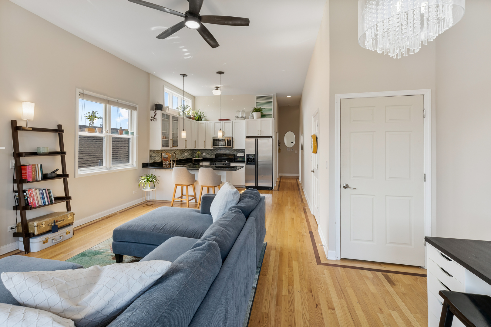 832 N Washtenaw Avenue Unit: 3