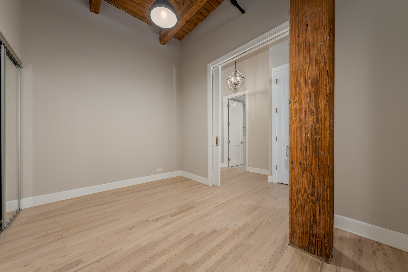 1017 W Washington Boulevard Unit: 4D