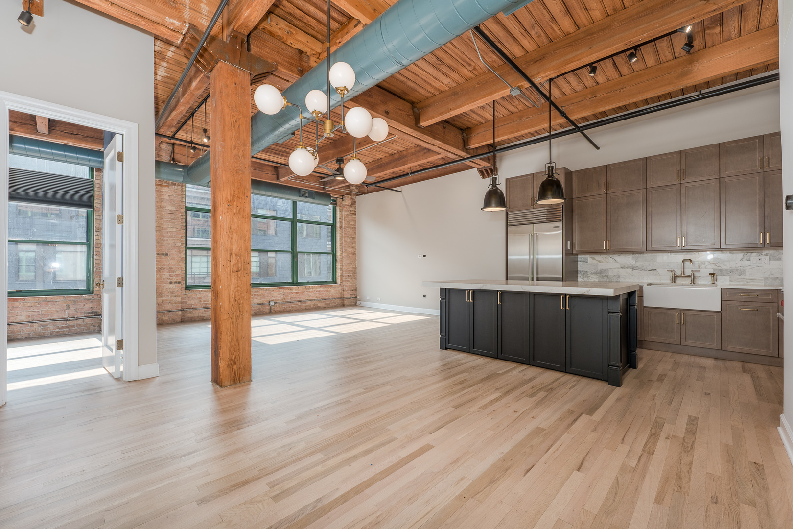 1017 W Washington Boulevard Unit: 4D