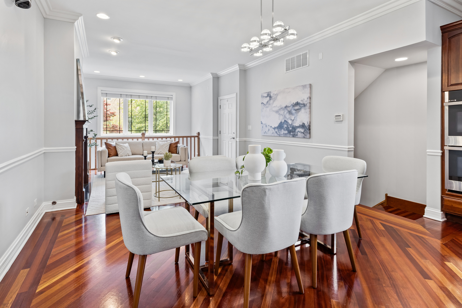 932 W BARRY Avenue Unit: 1