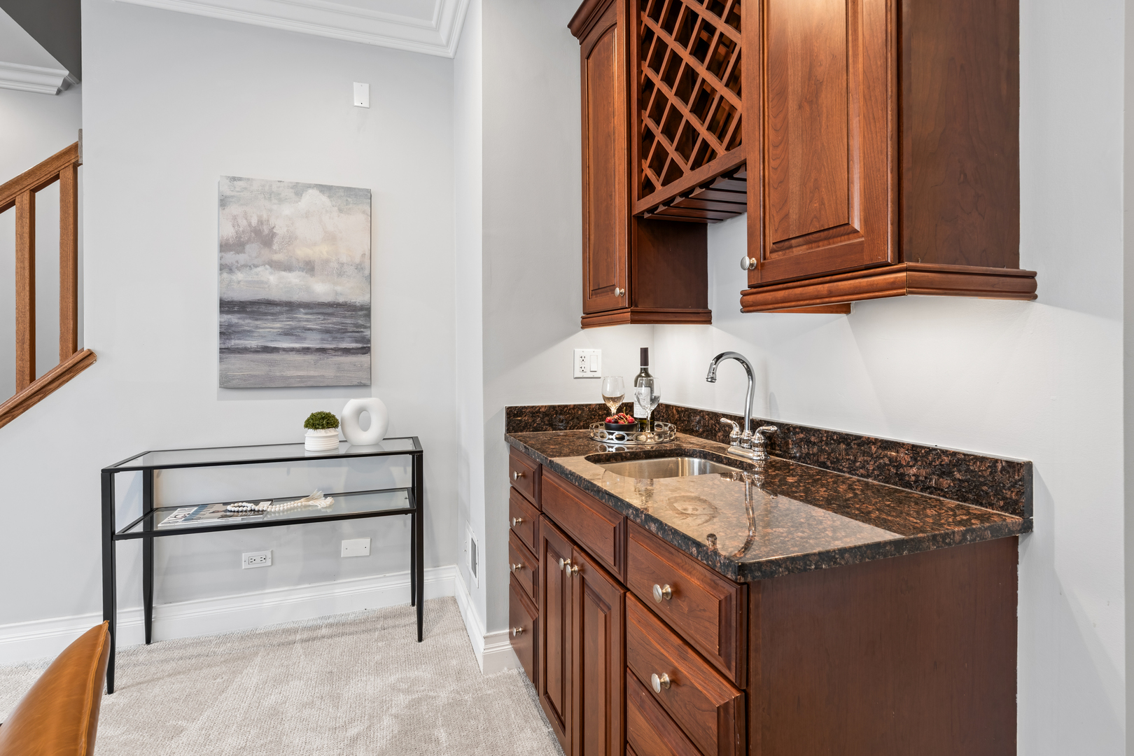 932 W BARRY Avenue Unit: 1