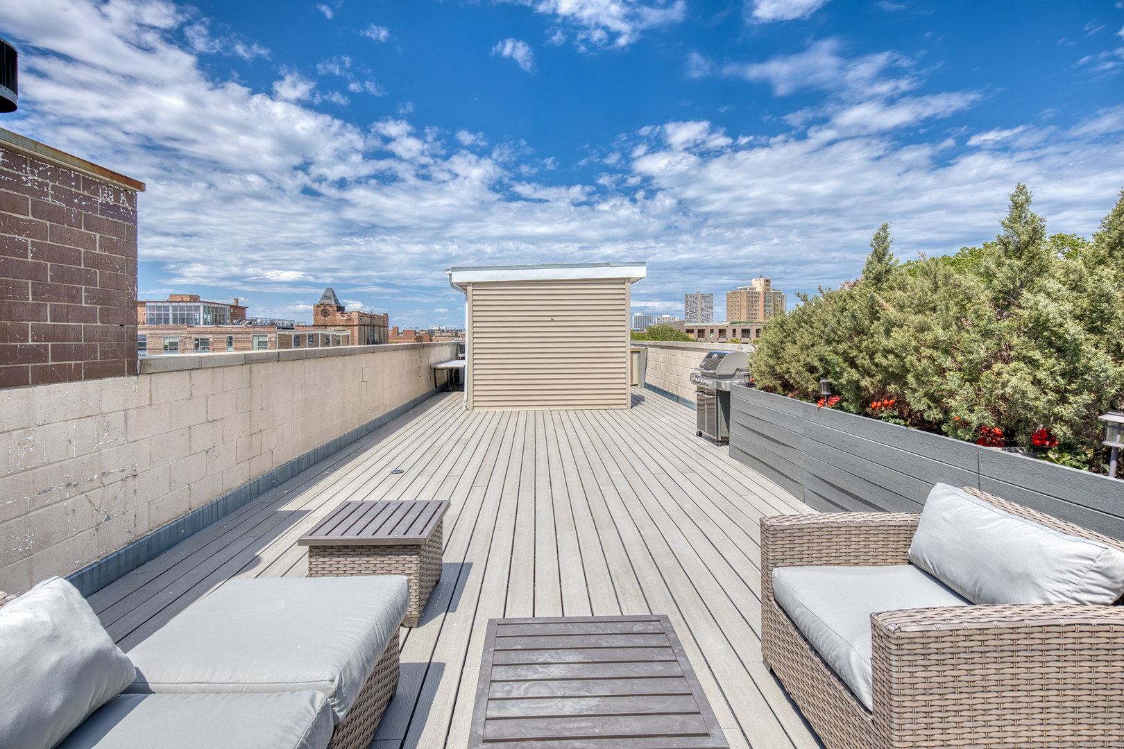 932 W BARRY Avenue Unit: 1