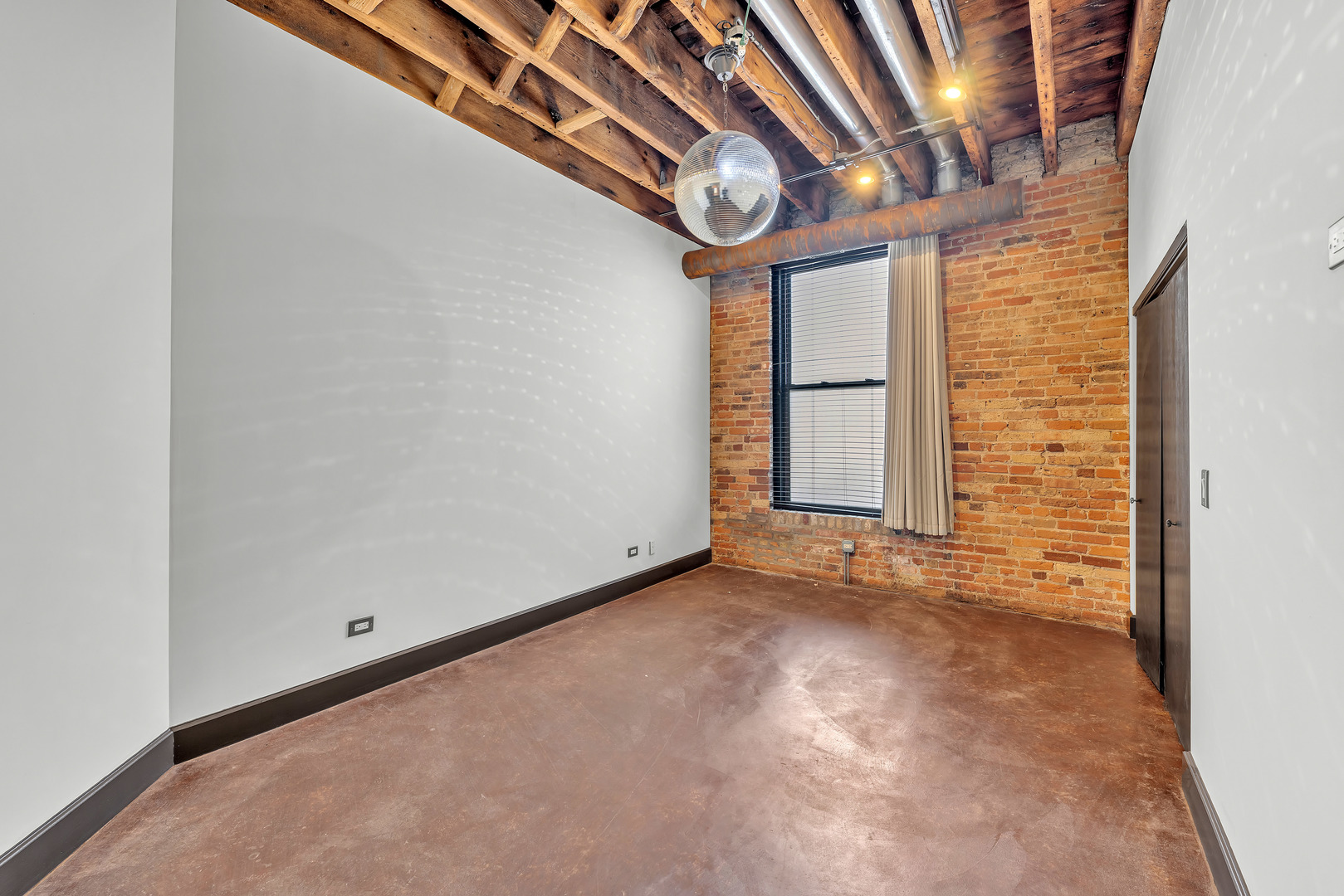 2419 W 14TH Street Unit: 2S