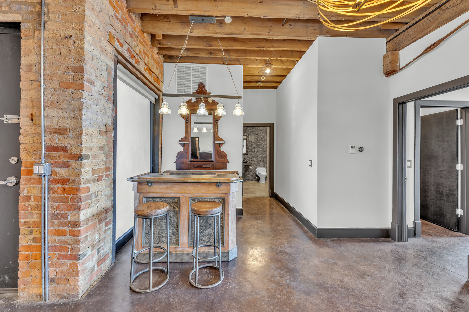 2419 W 14TH Street Unit: 2S