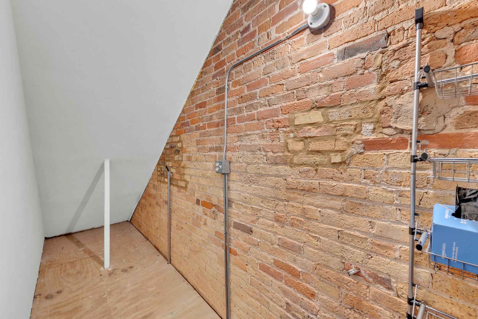 2419 W 14TH Street Unit: 2S