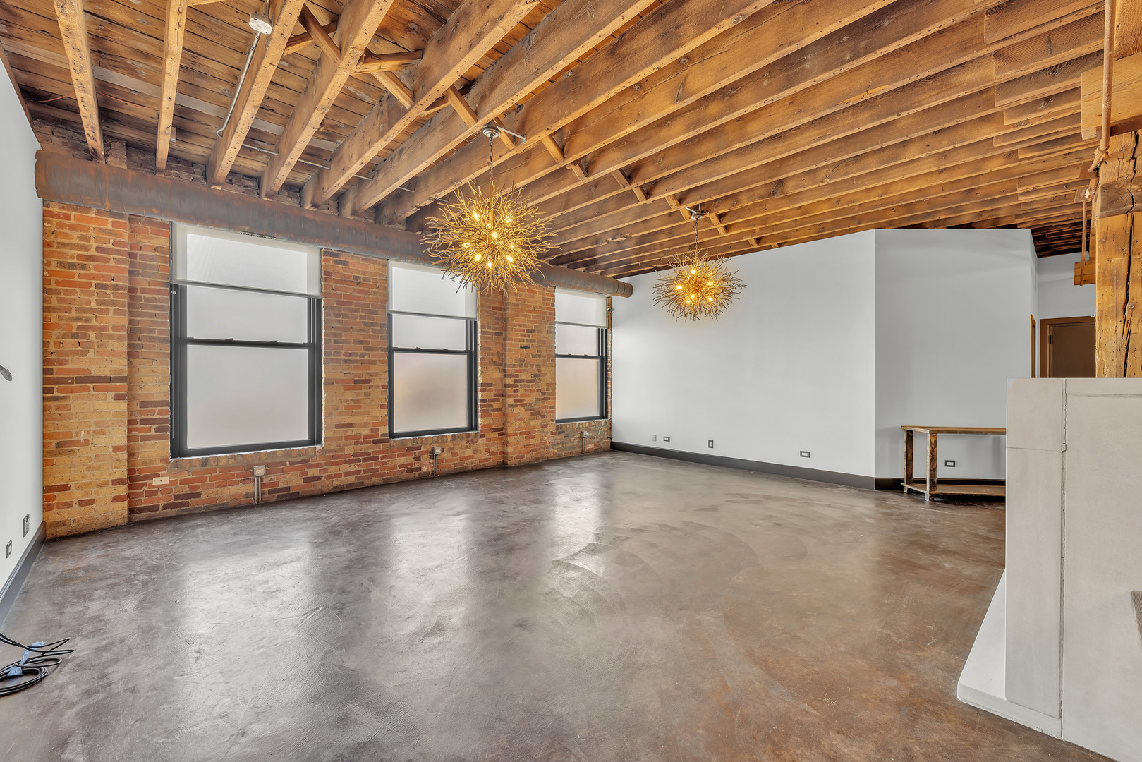 2419 W 14TH Street Unit: 2S