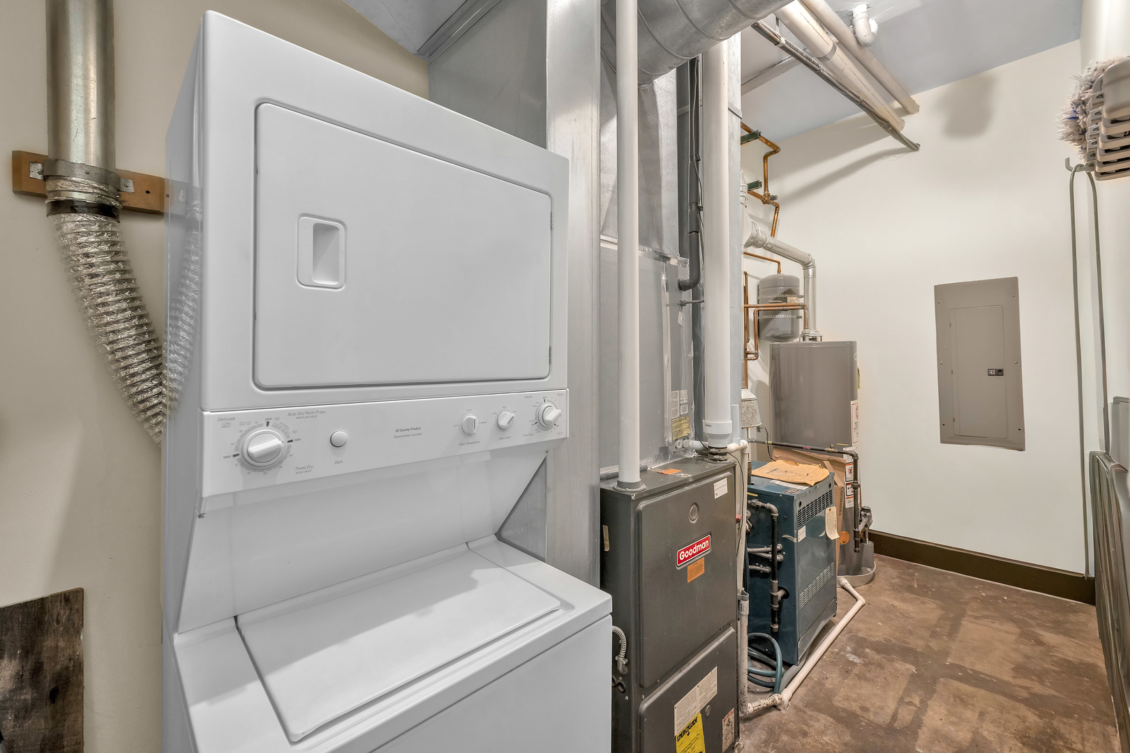 2419 W 14TH Street Unit: 2S