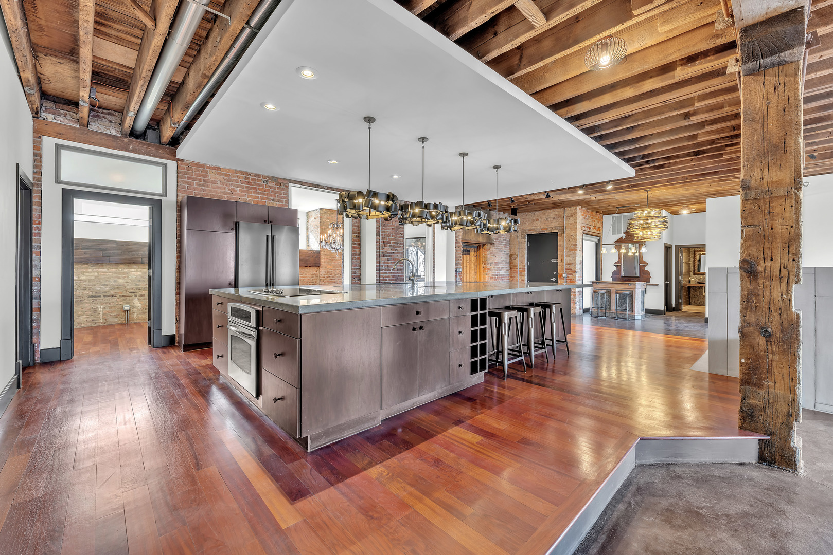 2419 W 14TH Street Unit: 2S