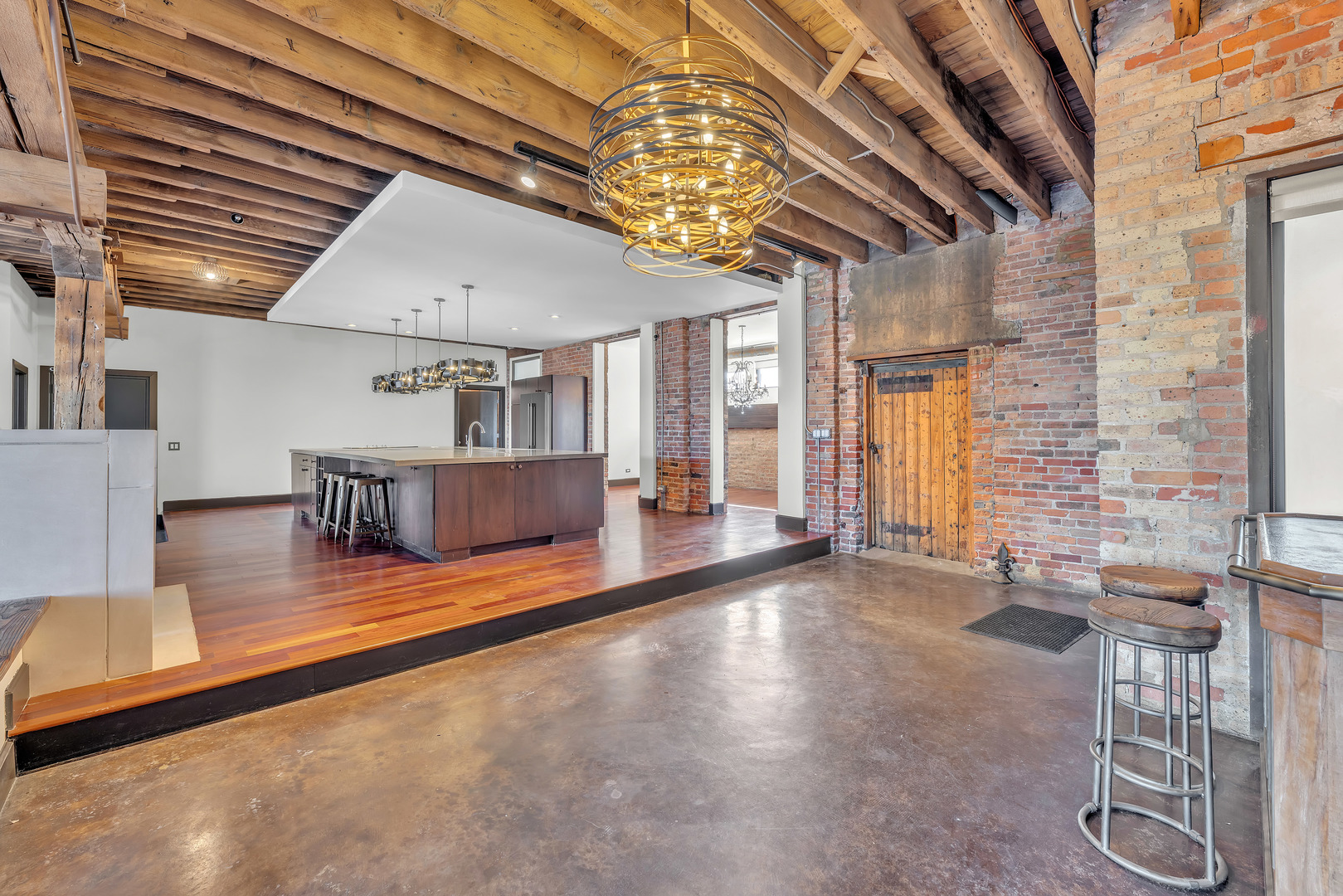 2419 W 14TH Street Unit: 2S
