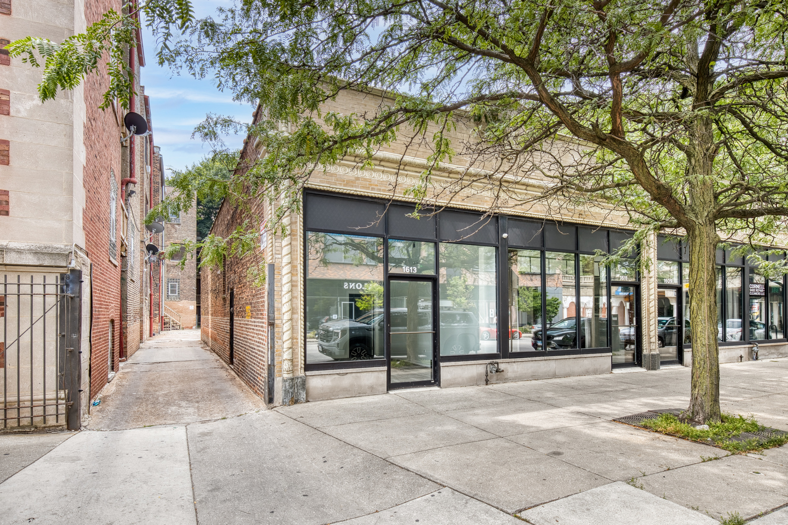 1613 E 53rd Street