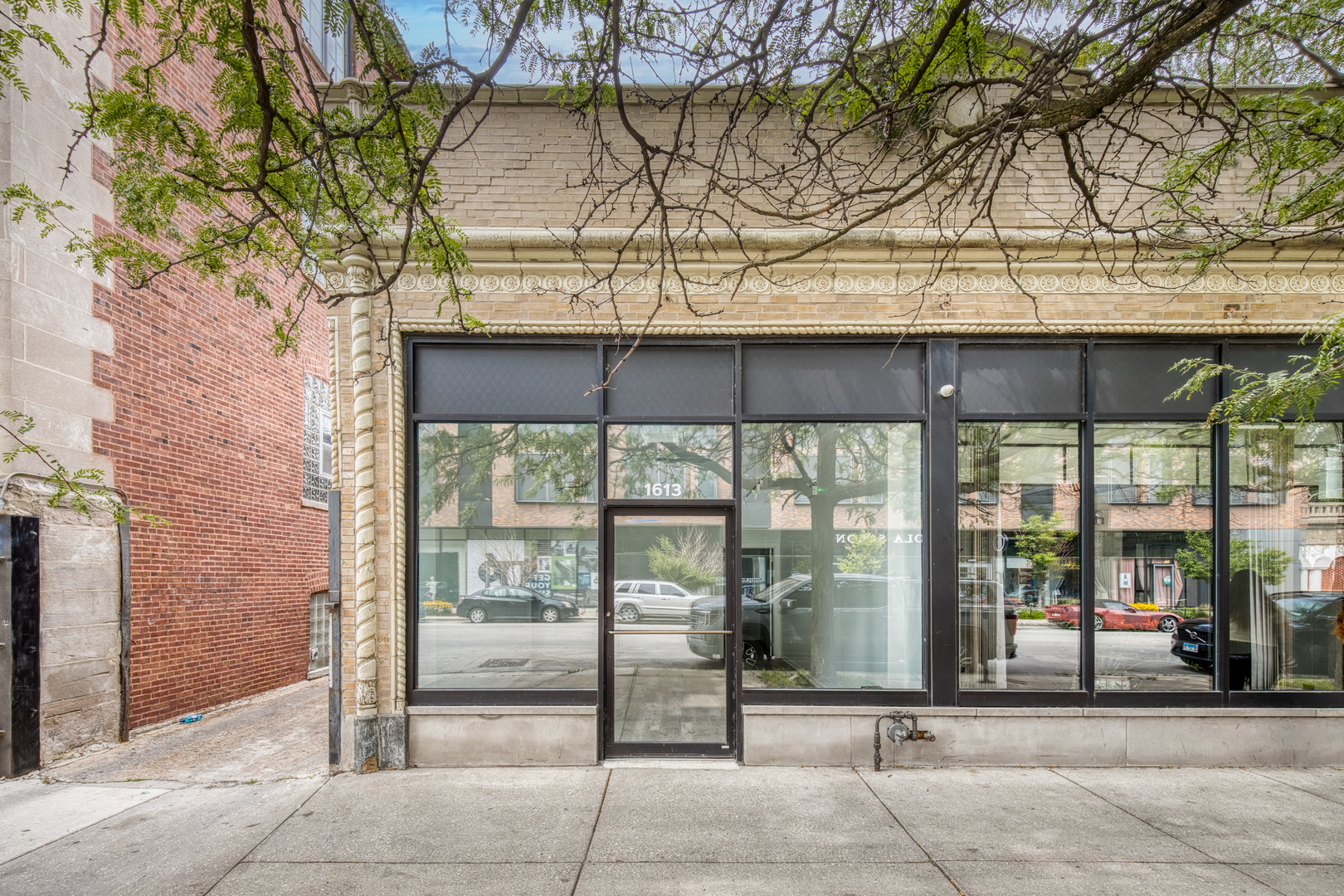 1613 E 53rd Street
