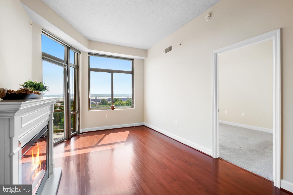 3650 S Glebe Rd #653