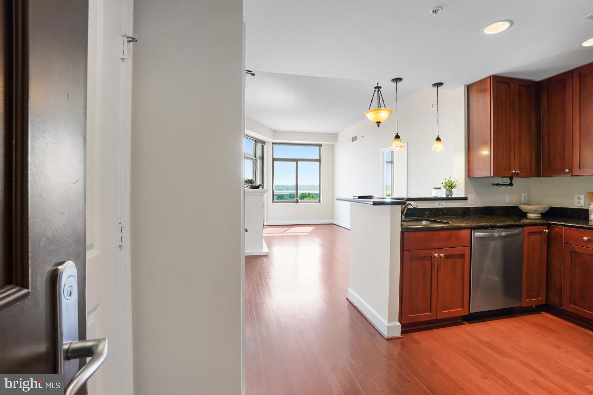 3650 S Glebe Rd #653