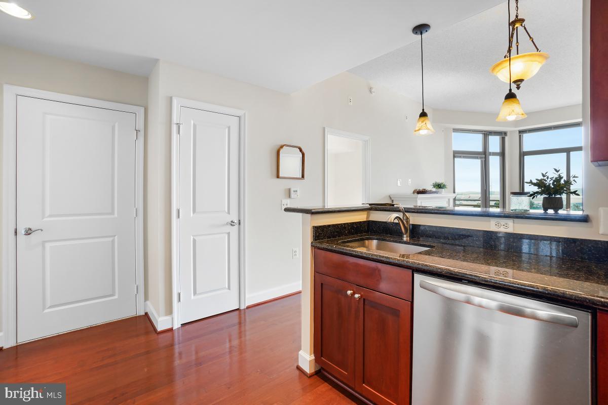 3650 S Glebe Rd #653