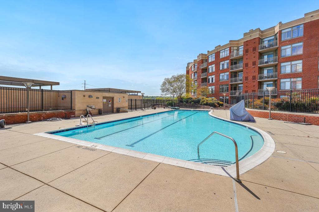 3650 S Glebe Rd #653