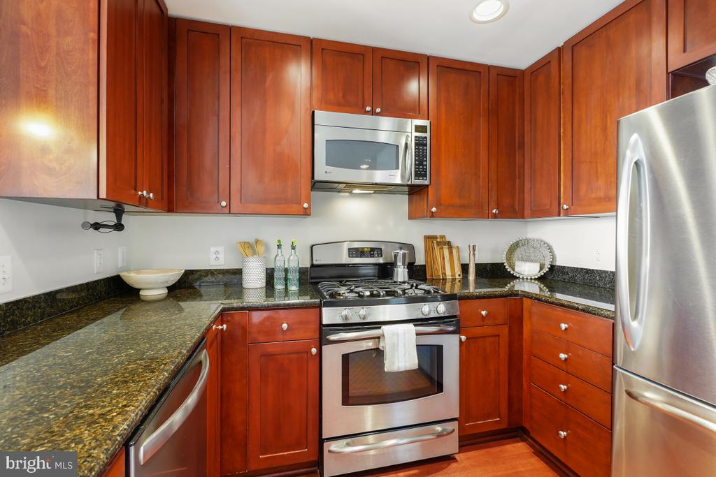 3650 S Glebe Rd #653