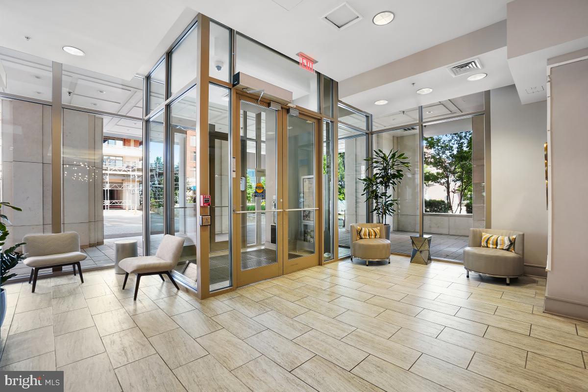 3650 S Glebe Rd #653