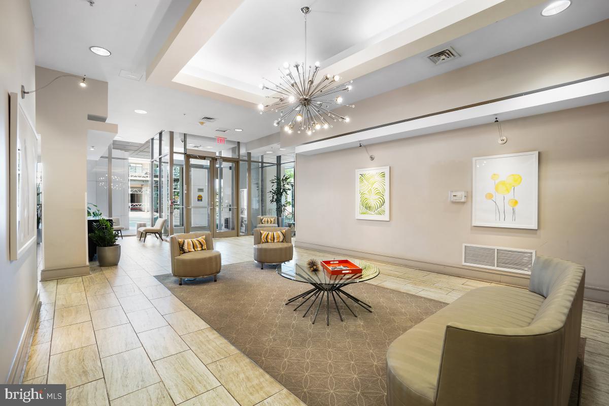 3650 S Glebe Rd #653