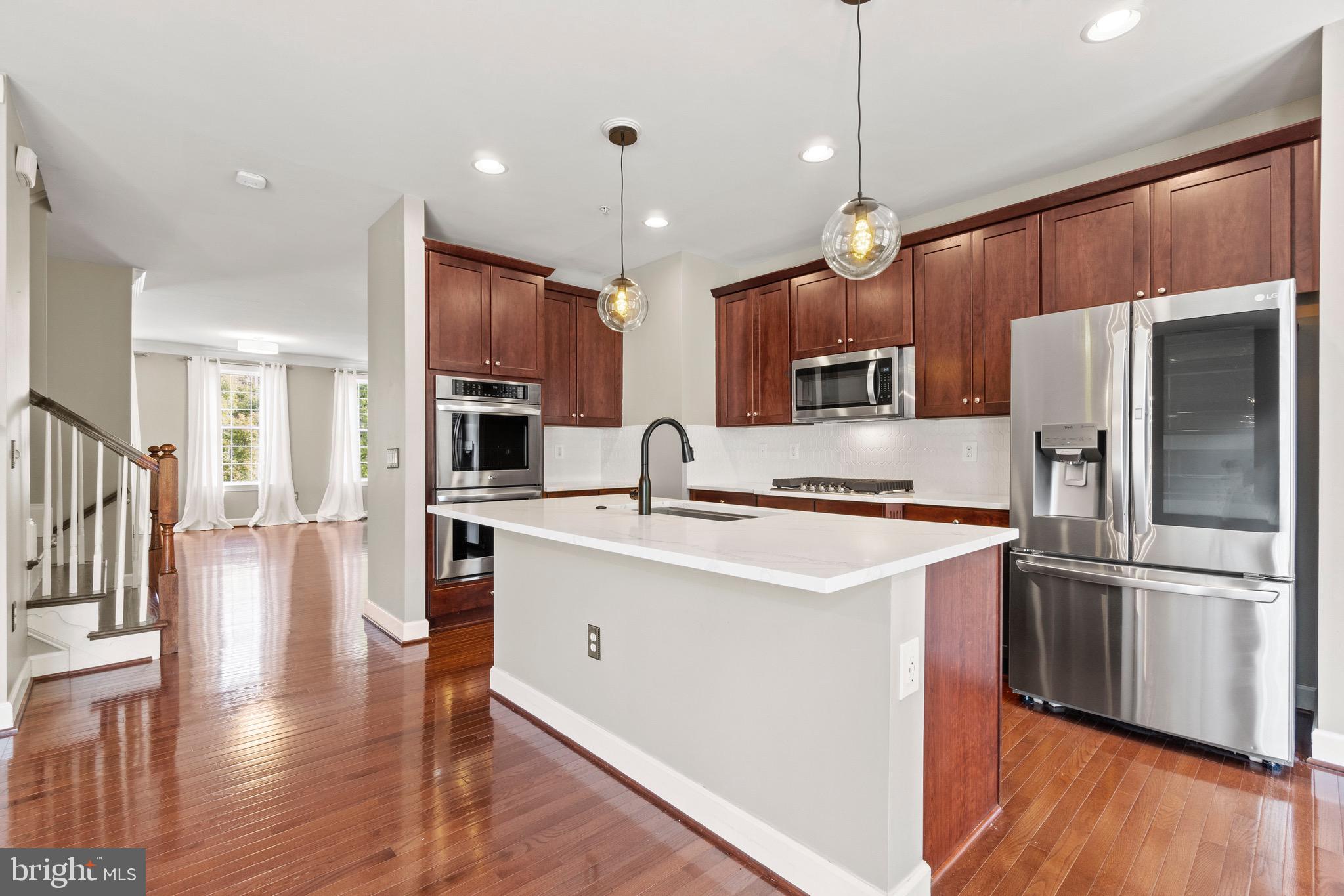 543 TRIADELPHIA WAY