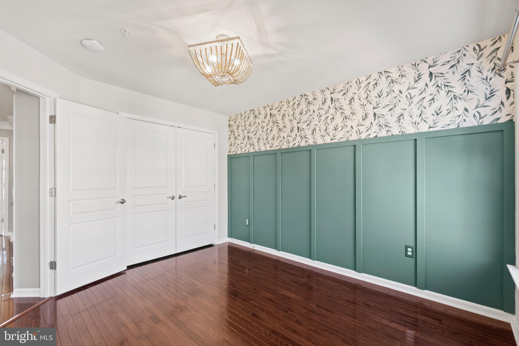543 TRIADELPHIA WAY