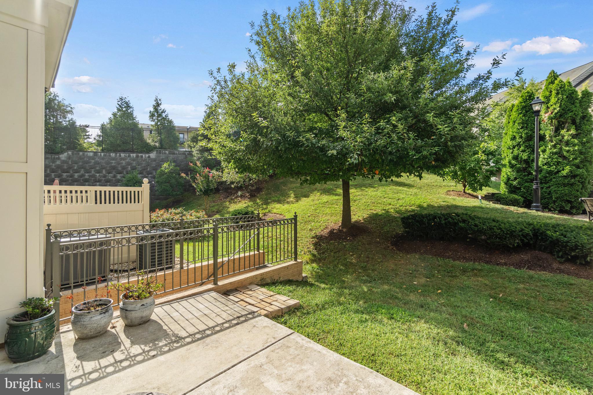 543 TRIADELPHIA WAY